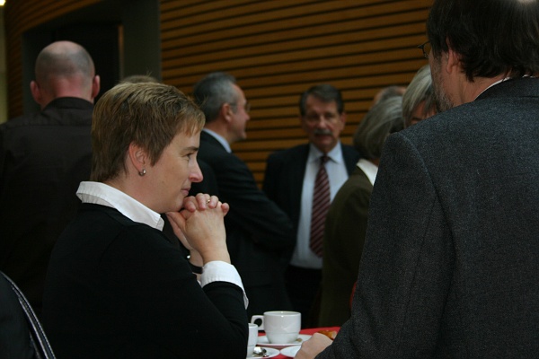 07.jpg - Pause im Foyer