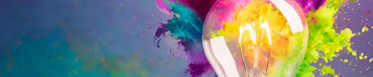 adobedesigner/stock.adobe.com Glühbirne mit bunten Farbspritzern im Hintergrund.